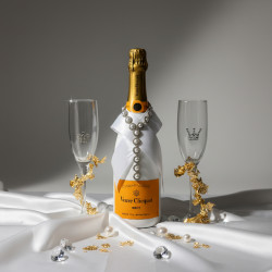 Tiffany Toasting Flutes & Veuve Clicquot Champagne Wedding Gift Set Tiffany Toasting Flutes & Veuve Clicquot Champagne Wedding Gift Set