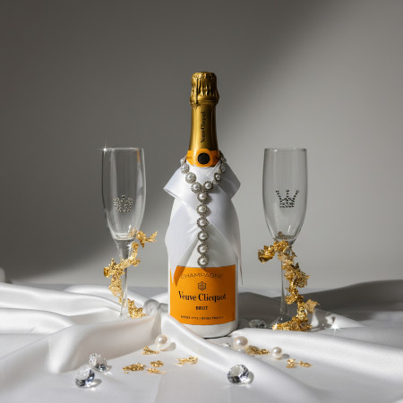 Tiffany Toasting Flutes & Veuve Clicquot Champagne Wedding Gift Set Tiffany Toasting Flutes & Veuve Clicquot Champagne Wedding Gift Set